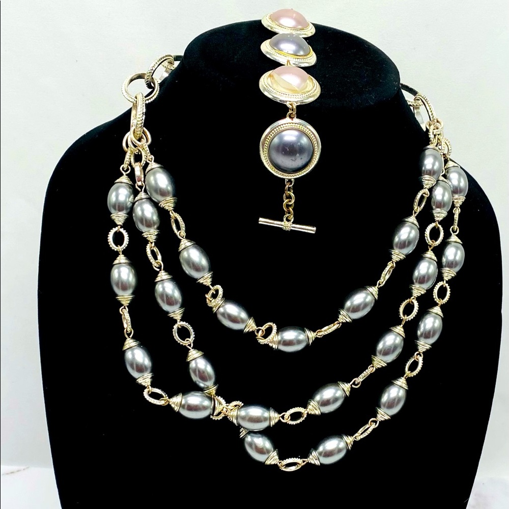 Necklace and bracelet silver
